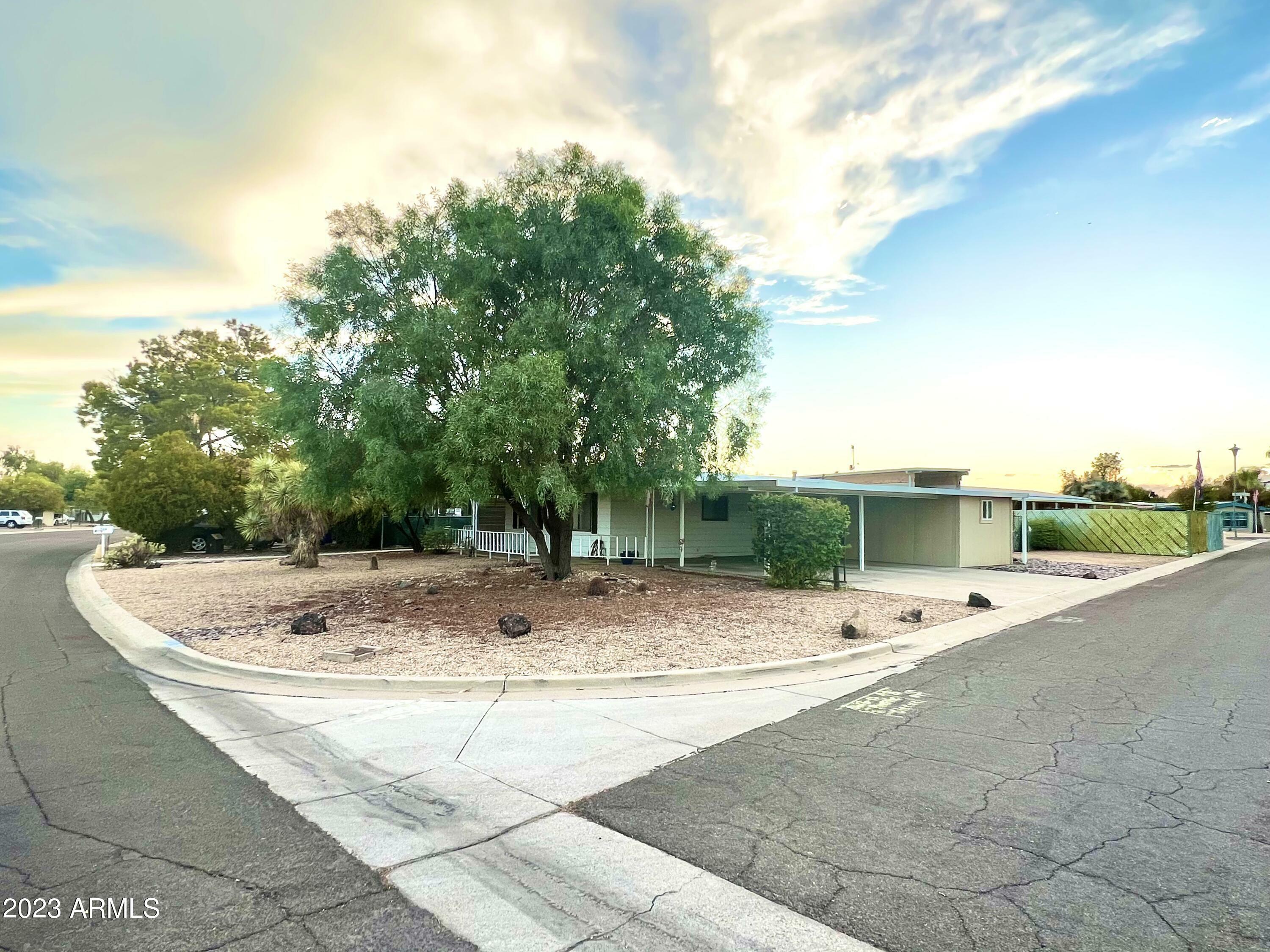 Property Photo:  526 E Charleston Avenue  AZ 85022 