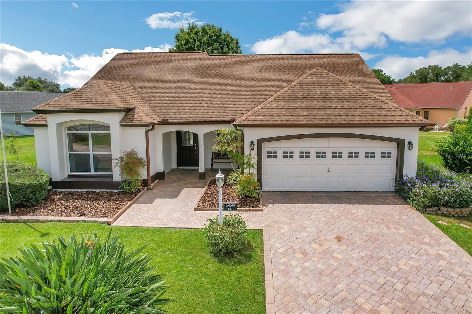 Property Photo: 601 Catalina Court FL 32159