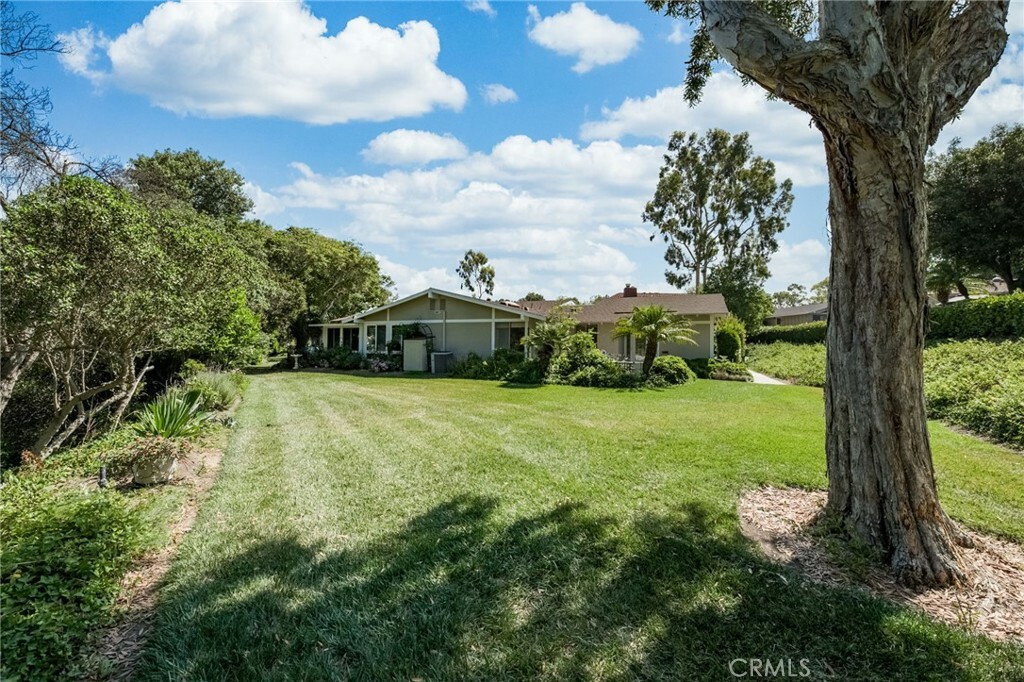 Property Photo:  607 Avenida Sevilla D  CA 92637 