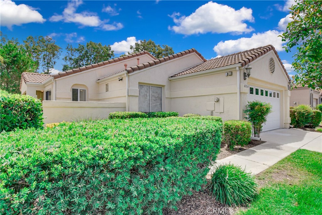 Property Photo: 40068 Corte Lorca CA 92562