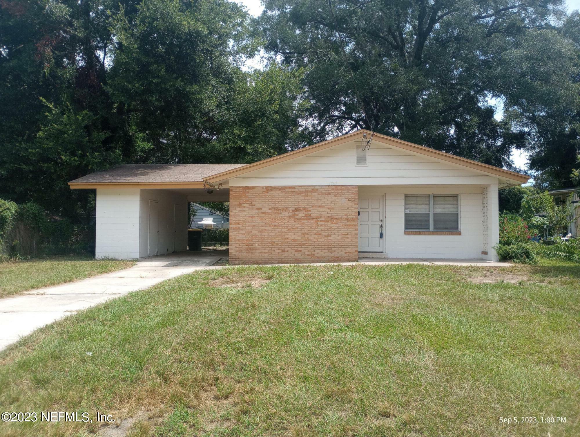 Property Photo:  1749 Mayfair Road  FL 32207 