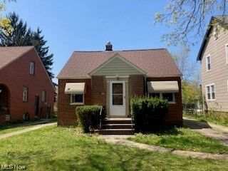 Property Photo: 968 Rushleigh Road OH 44121