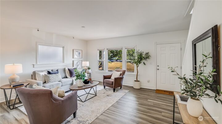 Property Photo: 3224 Rucker Avenue WA 98201