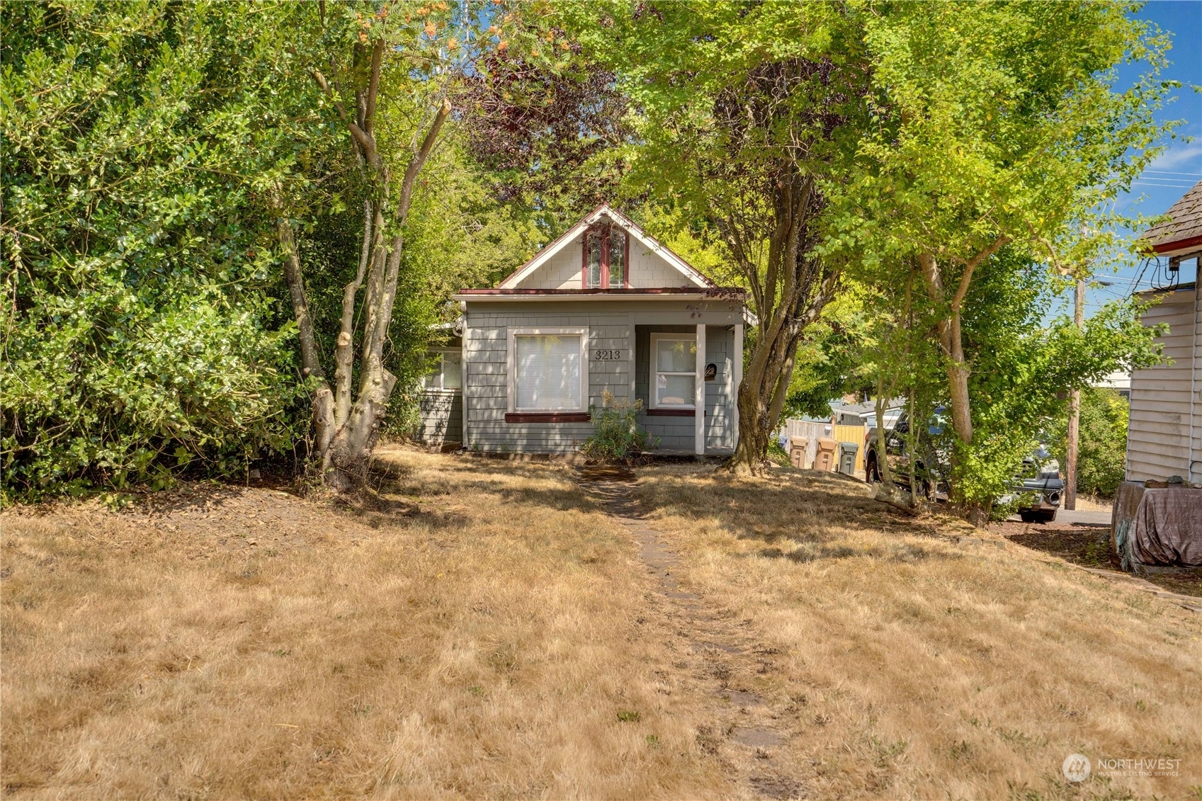 Property Photo:  3213 6th Avenue  WA 98406 