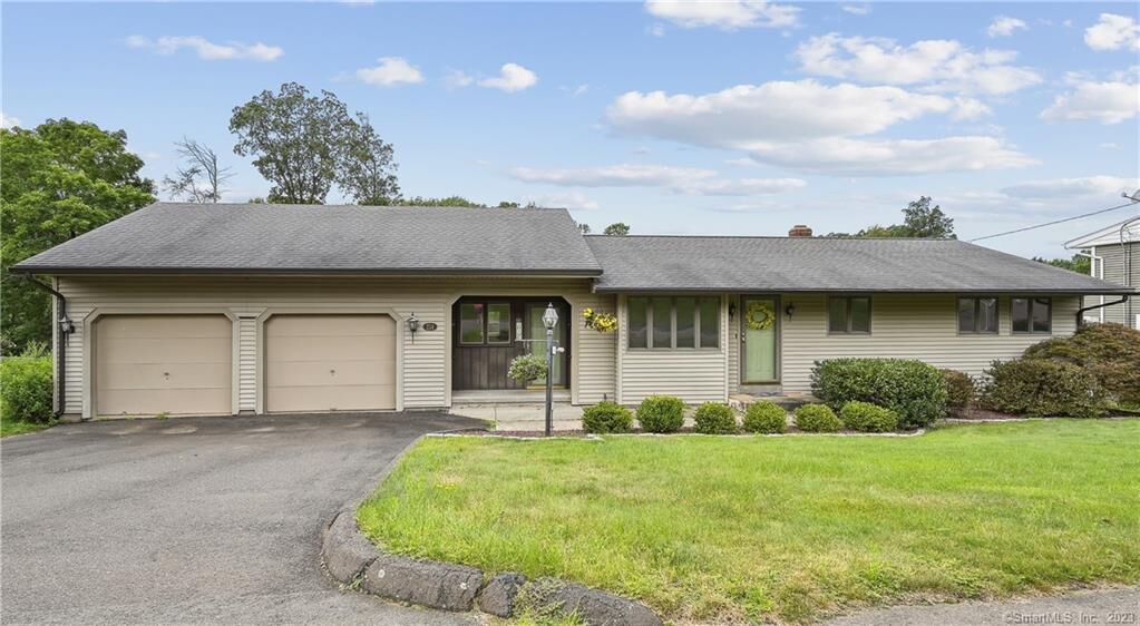 Property Photo: 214 Oak Ridge Drive CT 06457