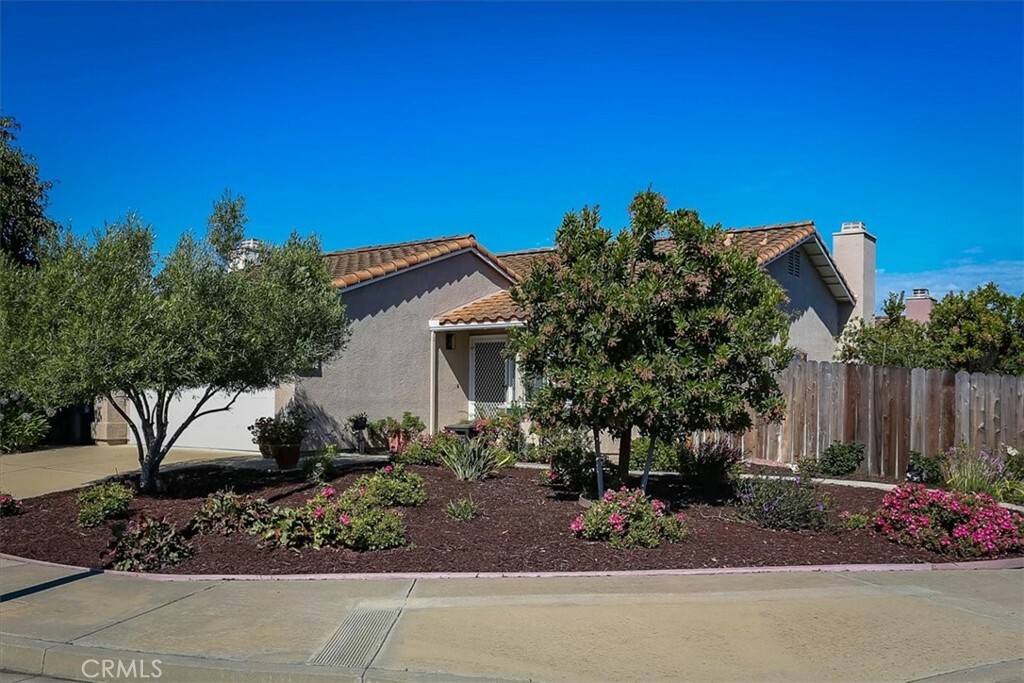 Property Photo:  2522 Santa Rosa Street  CA 93455 