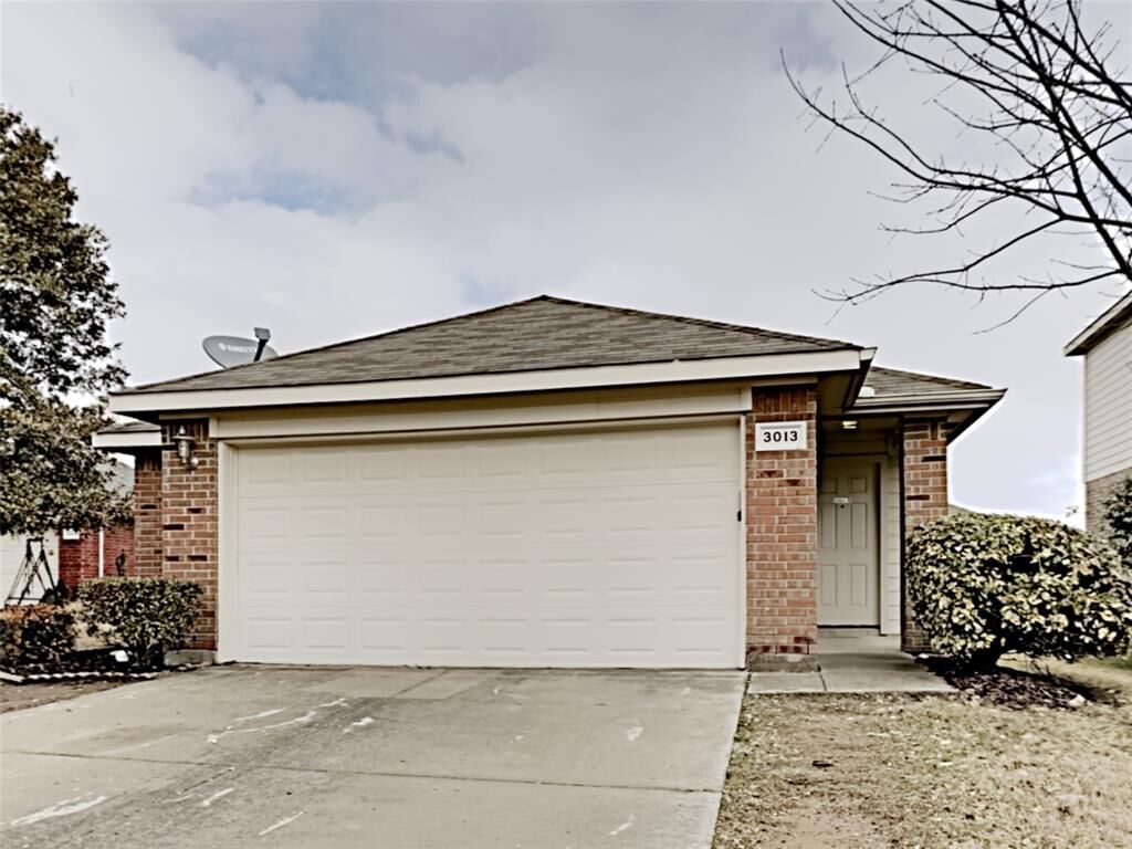 Property Photo:  3013 Thicket Bend Court  TX 76244 