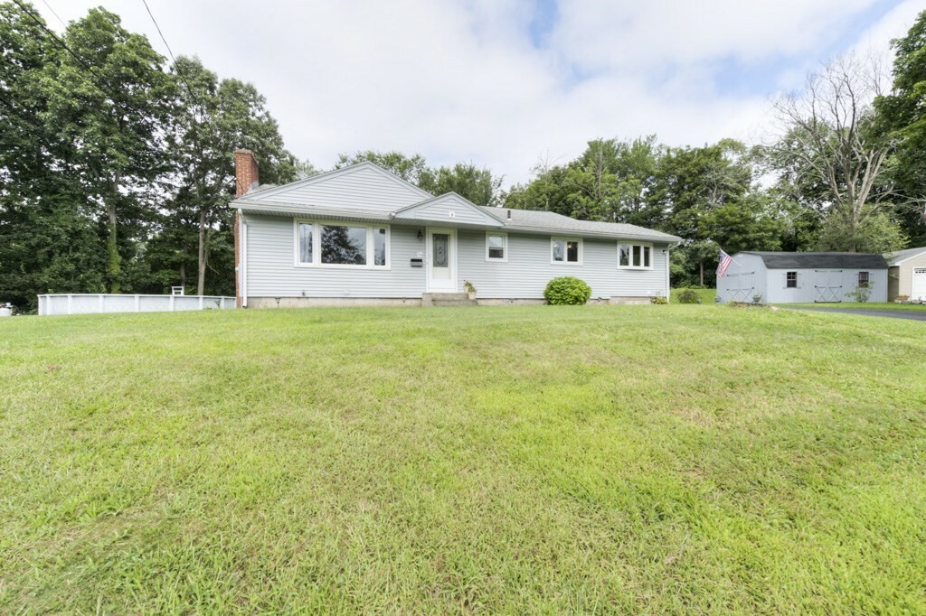 Property Photo: 34 Saybrook Rd MA 01545