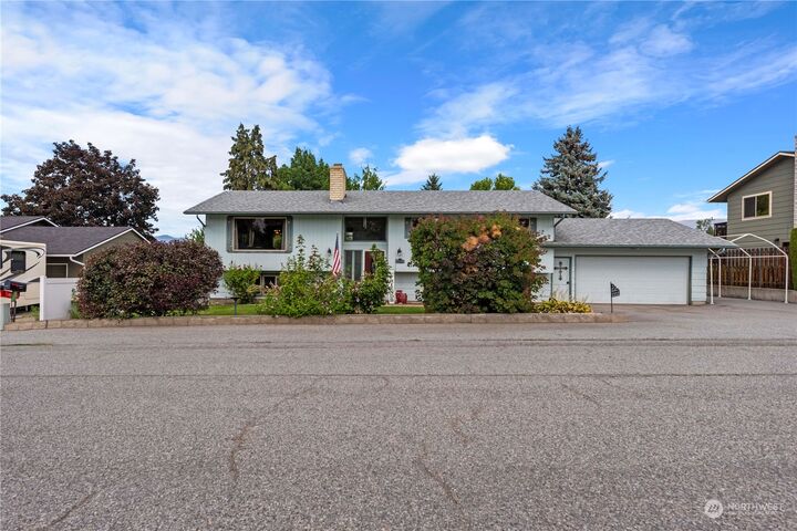Property Photo:  1111 Dale Street SE  WA 98802 