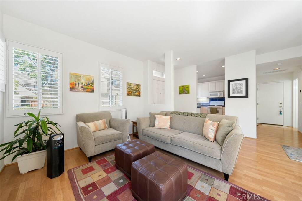 Property Photo: 122 Cherrybrook Lane CA 92618