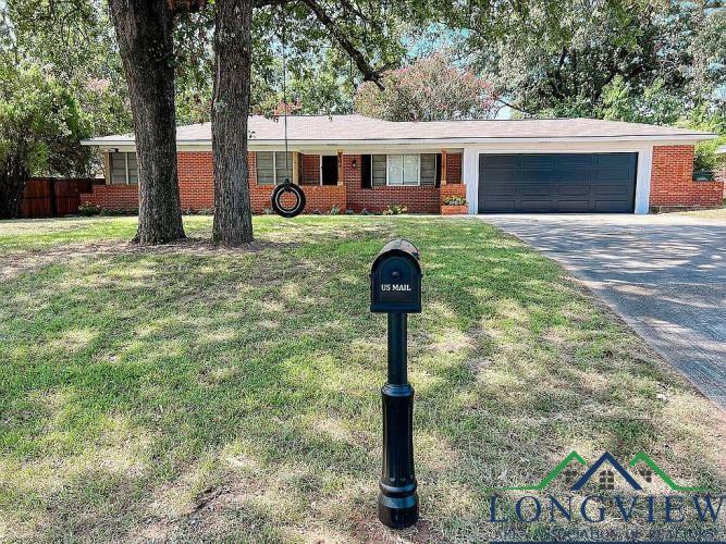 Property Photo:  204 E Martindale  TX 75670 