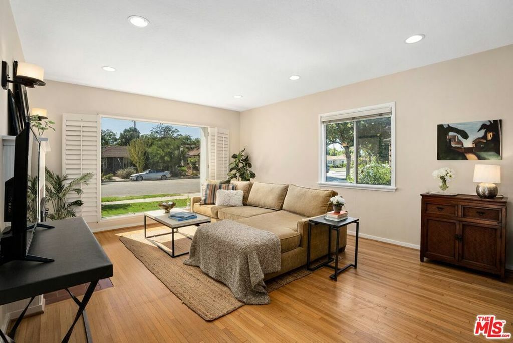 Property Photo: 2932 Magnolia Avenue CA 90806