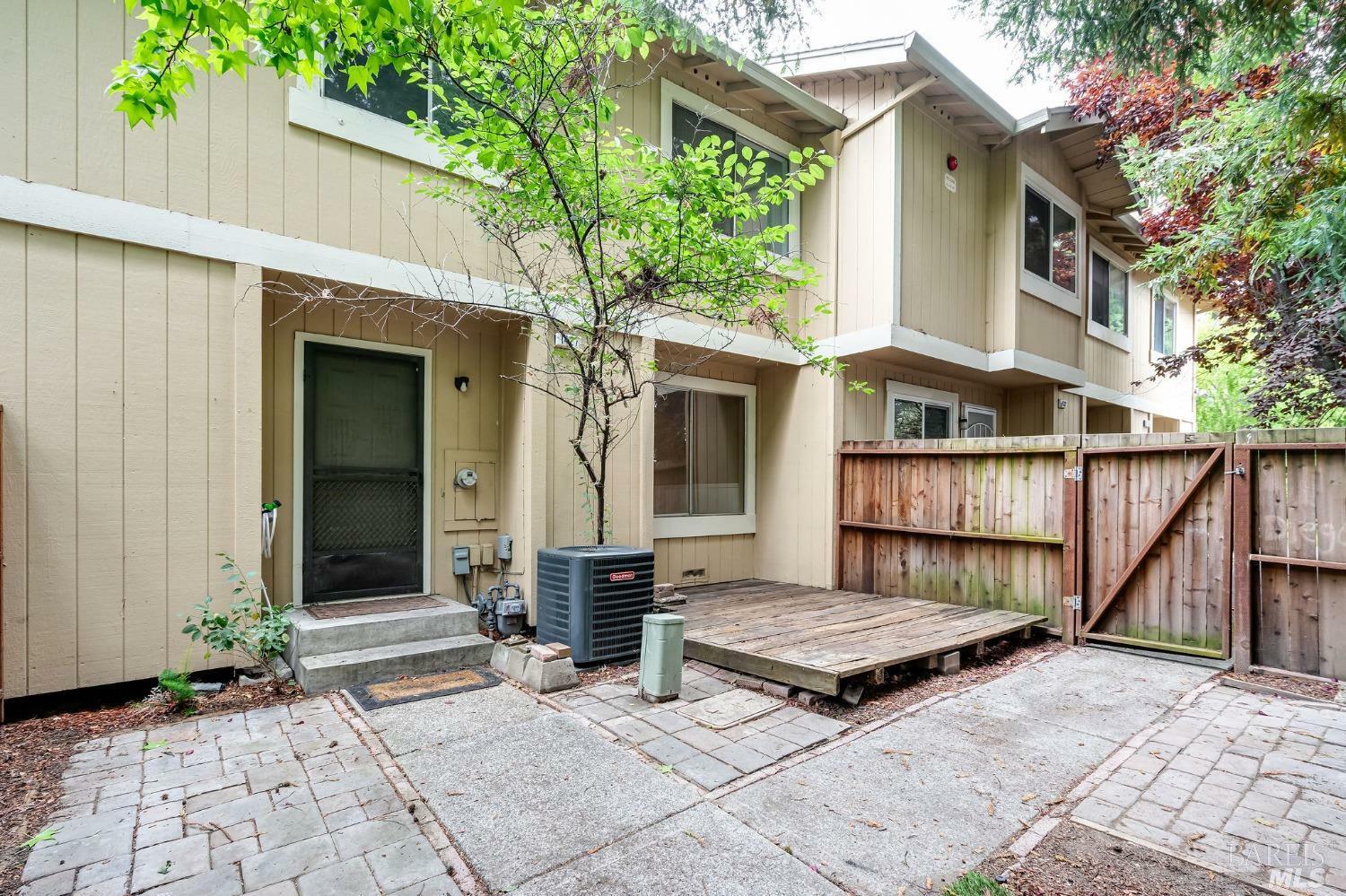 Property Photo:  1427 Gold Way  CA 94928 