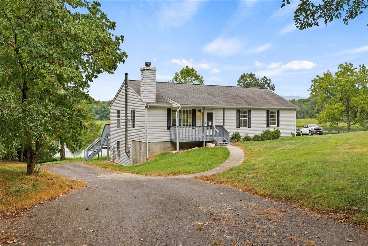 Property Photo:  67 Dahlia Rd  VA 22968 