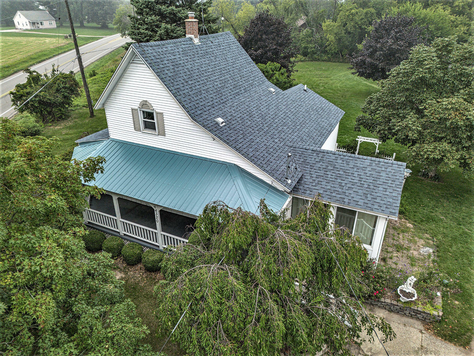 Property Photo:  4320 Fruit Ridge Avenue NW  MI 49544 