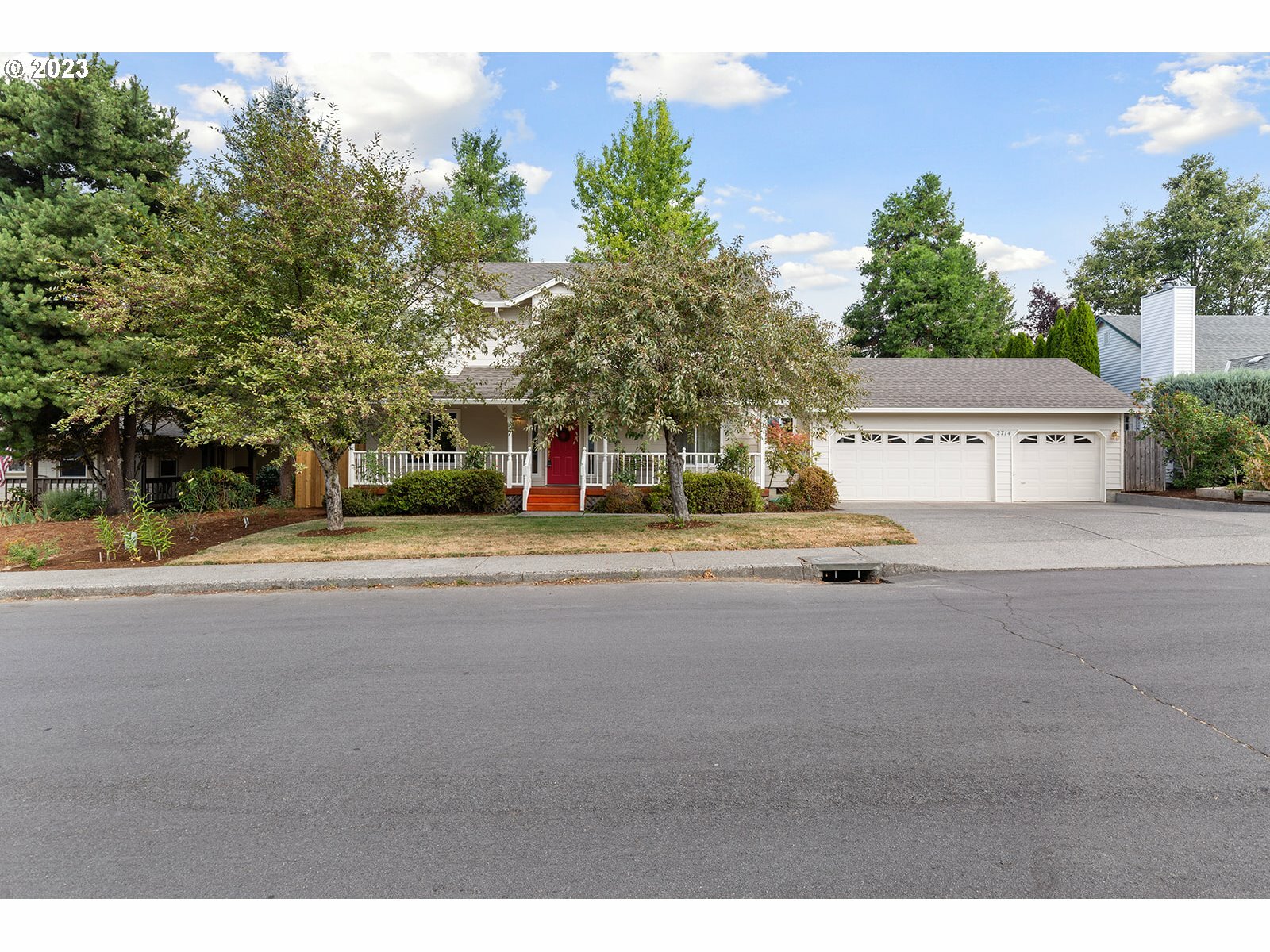 Property Photo:  2714 NE 92nd Cir  WA 98665 