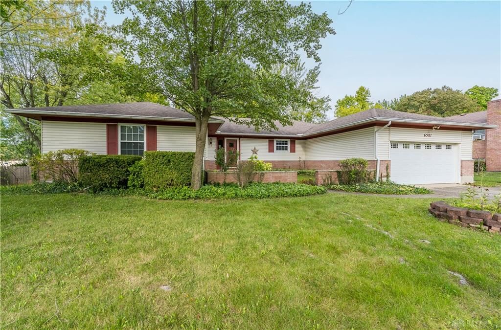 Property Photo: 6501 Rangeview Drive OH 45415