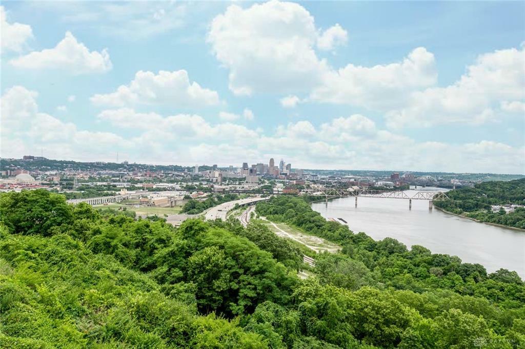 Property Photo: 554 Davenport Avenue 5 OH 45204