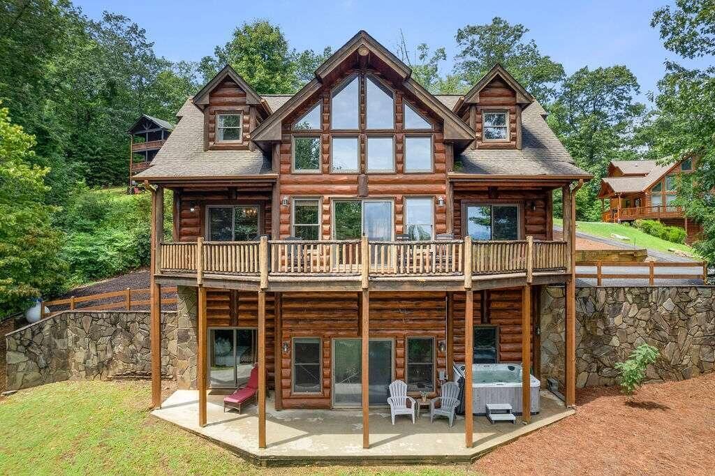 Property Photo: 203 Deerfield Lane GA 30513