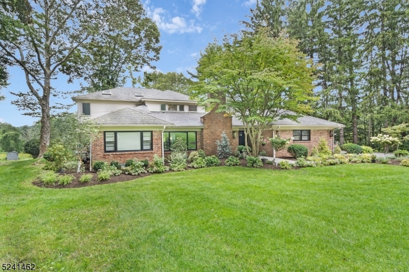 Property Photo:  307 Hilltop Rd  NJ 07945 