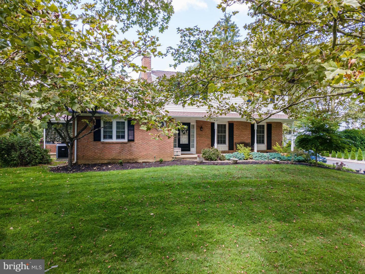 Property Photo:  369 Wedgewood Drive  PA 18045 