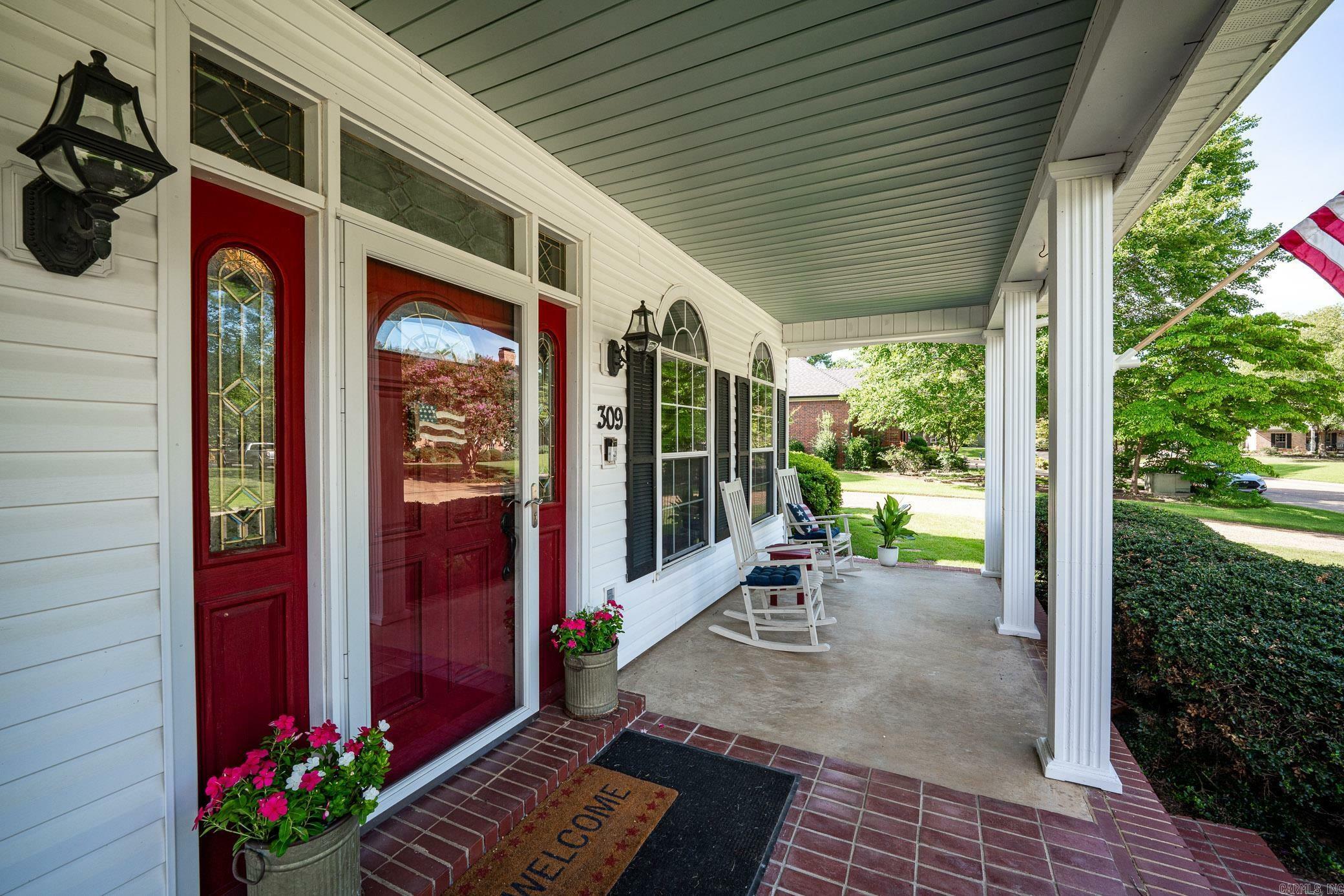 Property Photo: 309 Summerfield Drive AR 72022