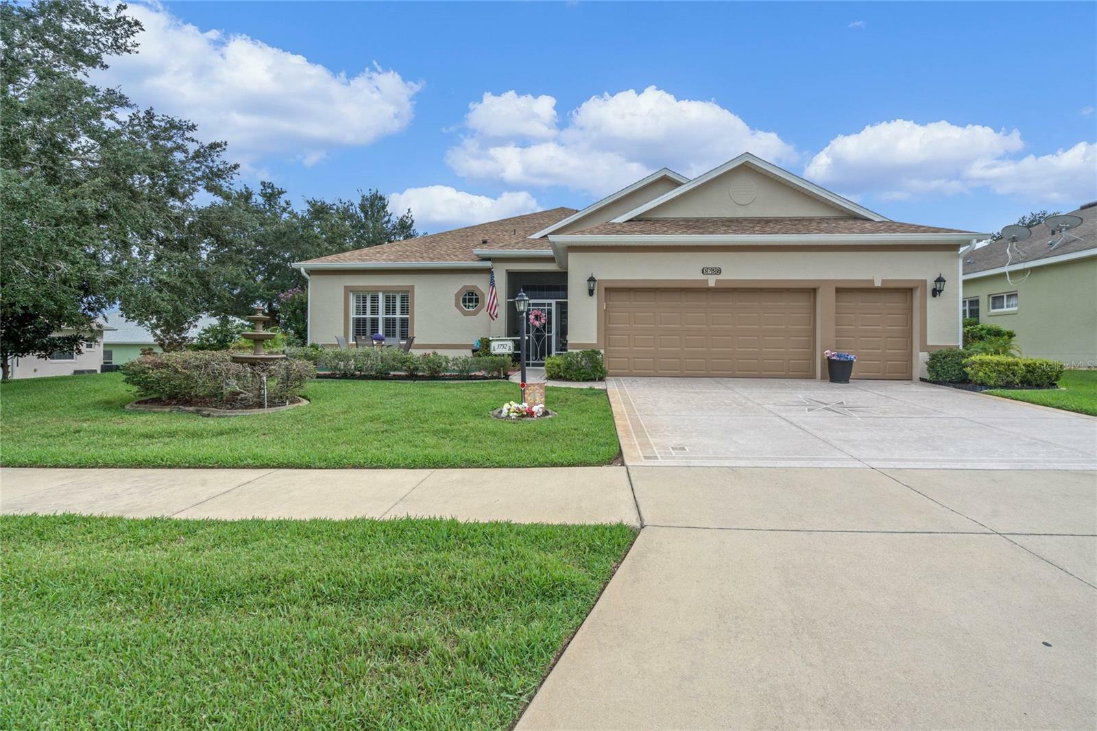 Property Photo:  3752 Mulberry Grove Loop  FL 34748 