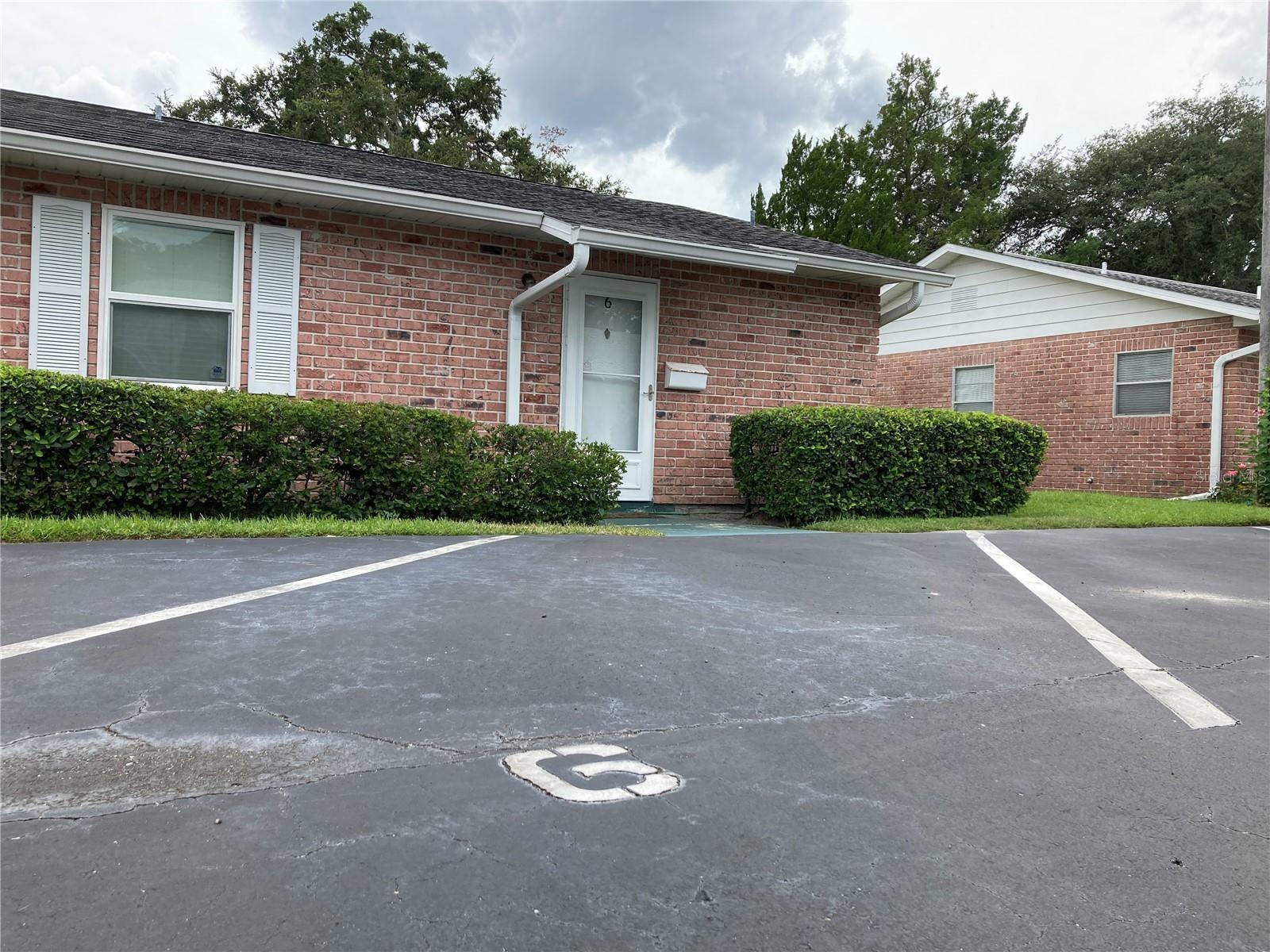 Property Photo:  6 Fairway Court 6  FL 32724 