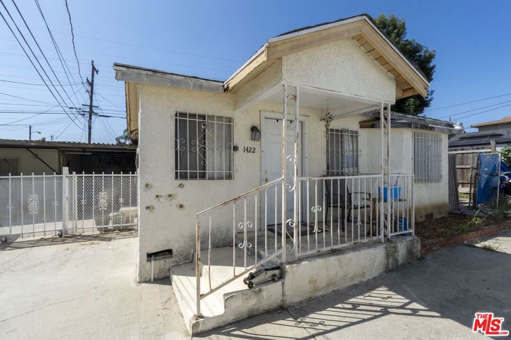 Property Photo: 1422 W 97th Street CA 90047
