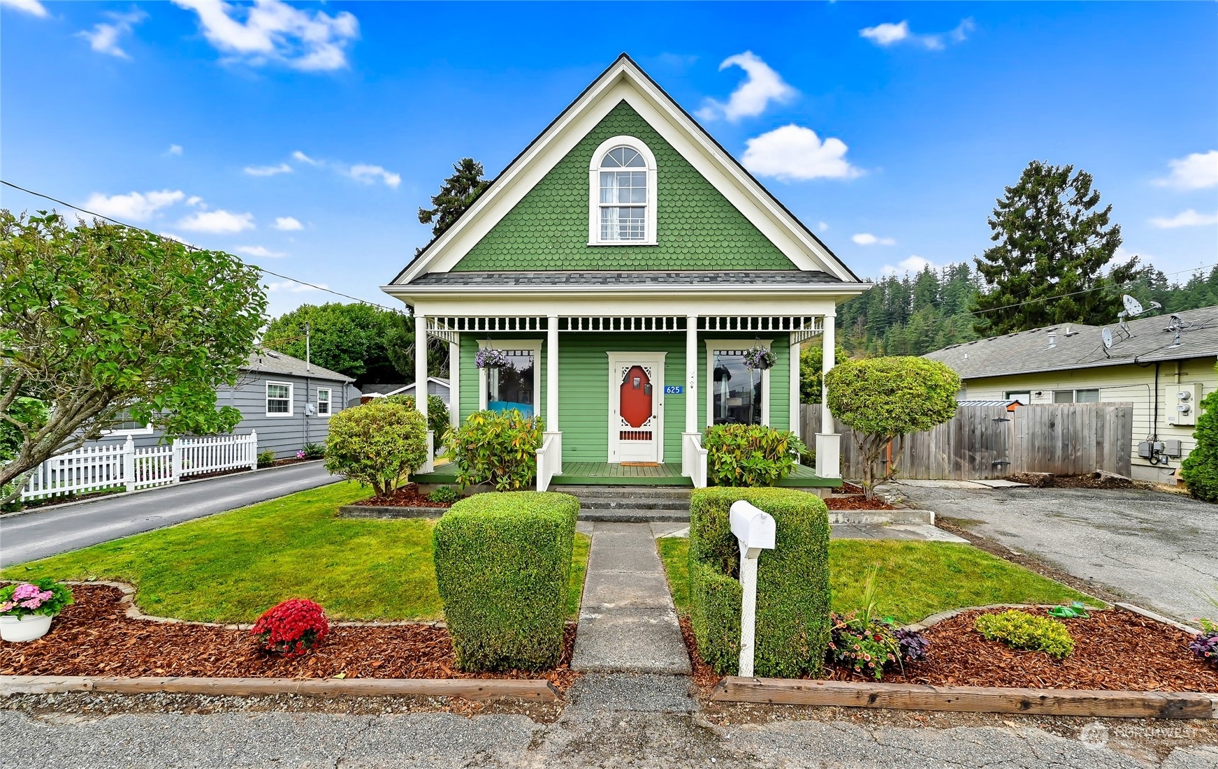 Property Photo:  625 E Hazel Avenue  WA 98233 