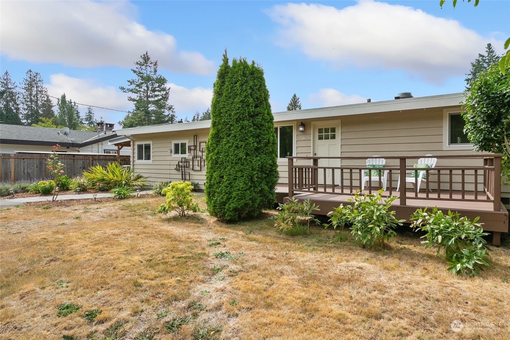 Property Photo:  15628 56th Avenue W  WA 98026 