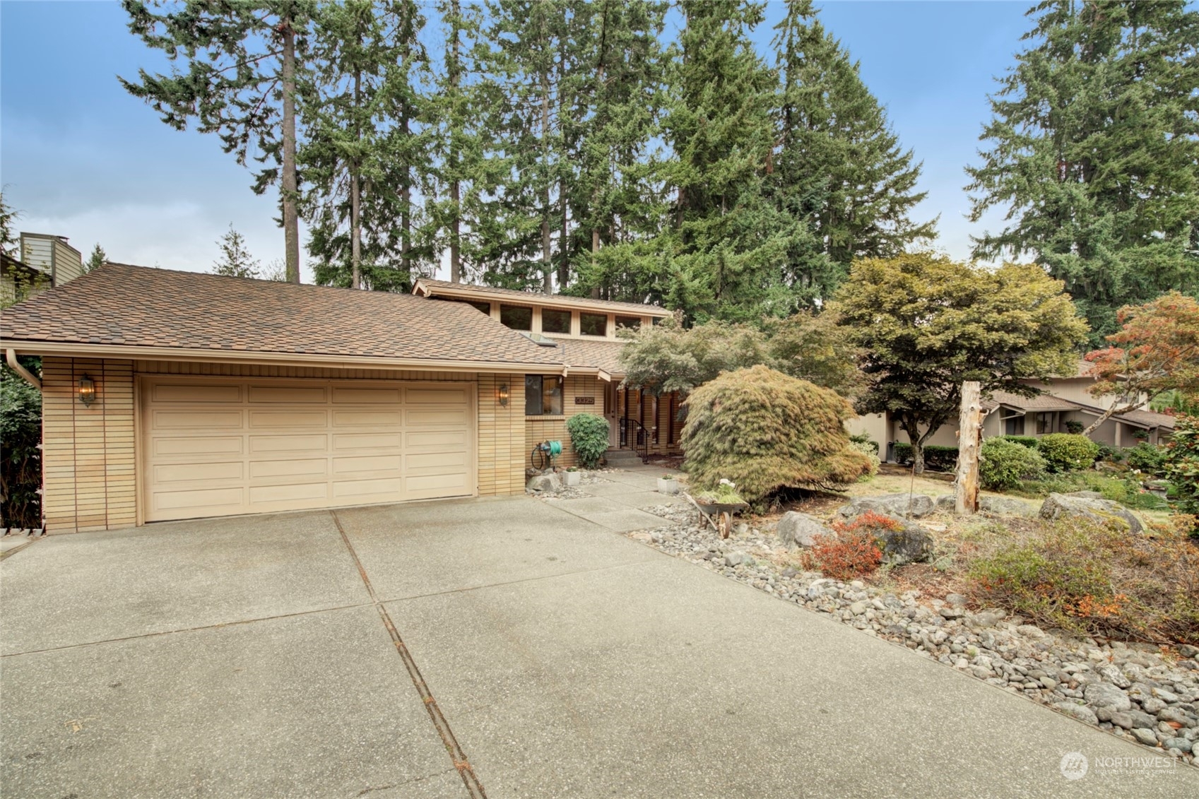 Property Photo:  3325 107th Street SE  WA 98208 