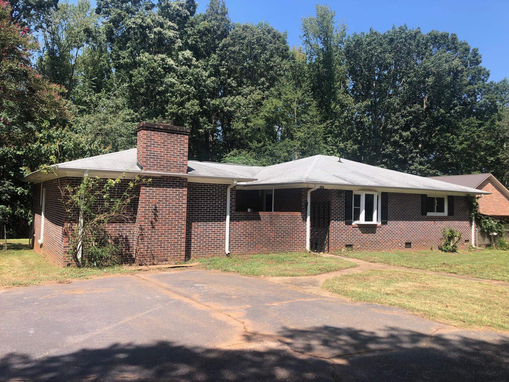 Property Photo: 107 Forest Drive SC 29388