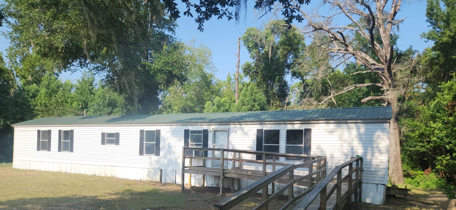 Property Photo: 18695 NW SR 12 FL 32321