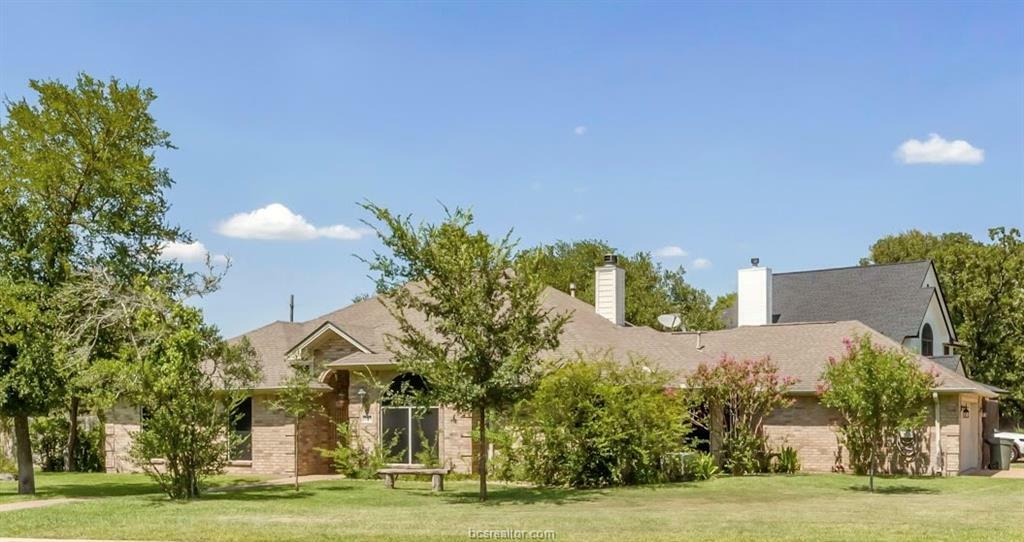 Property Photo:  2315 North Pioneer  TX 77808-2212 