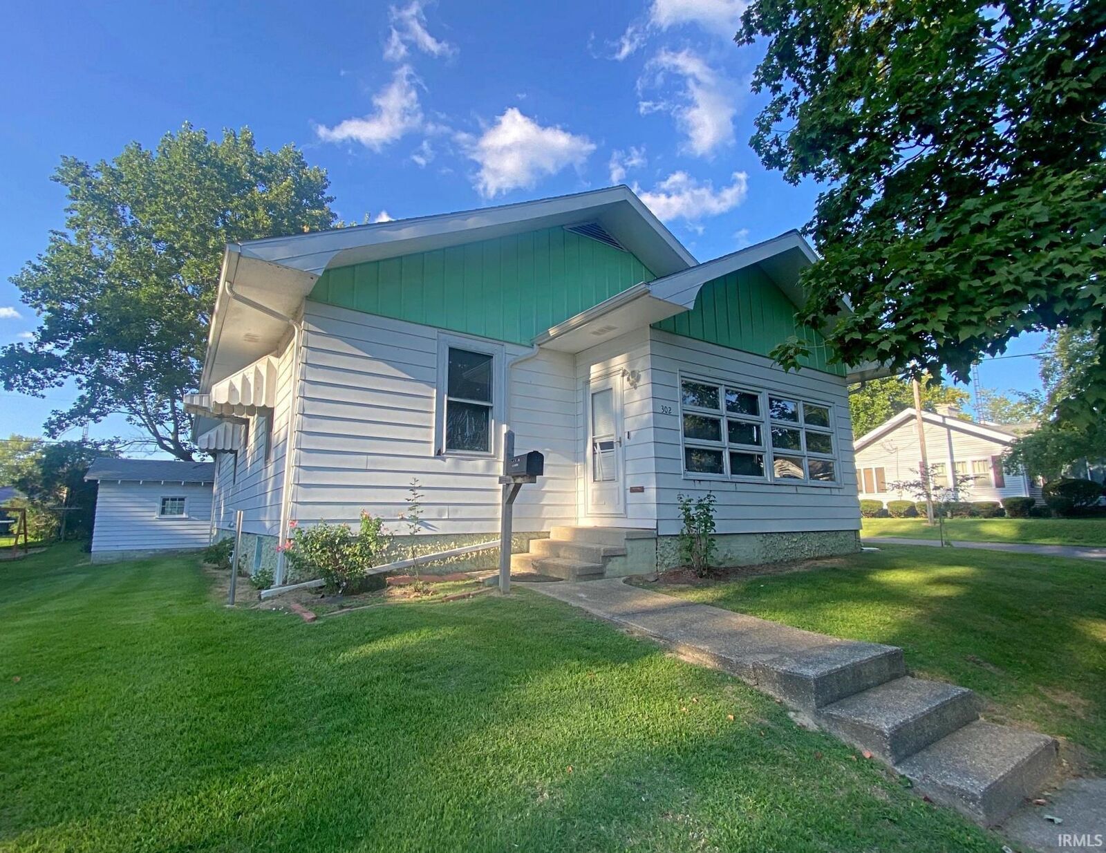 Property Photo: 302 W 7th Street IN 47512