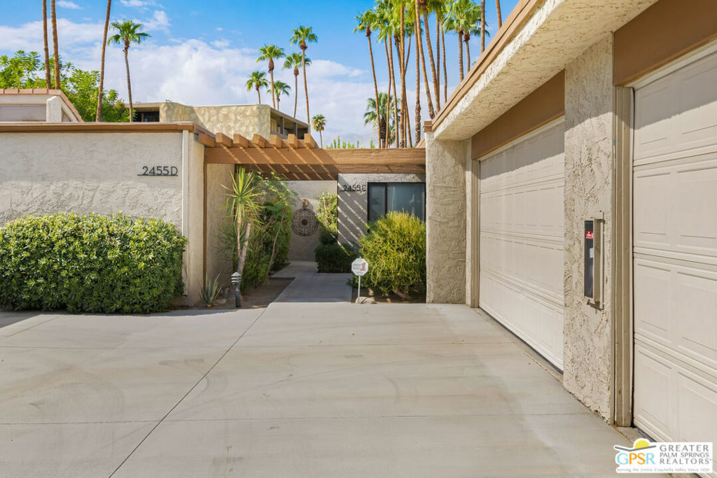 Property Photo: 2455 Via Sonoma D CA 92264