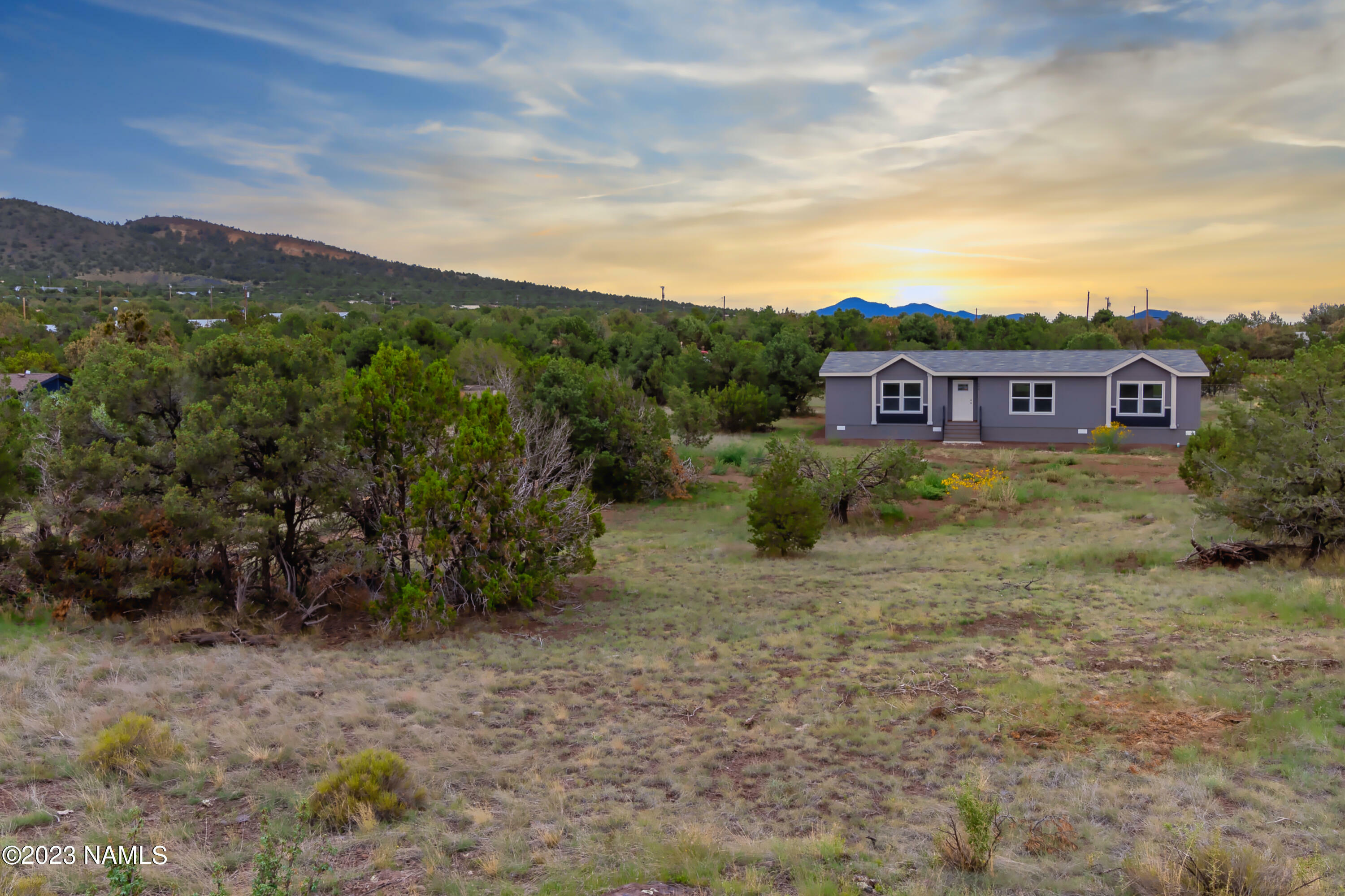 Property Photo:  1604 W Coyote Lane  AZ 86046 