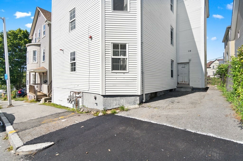 Property Photo: 19 Vinson St MA 01605