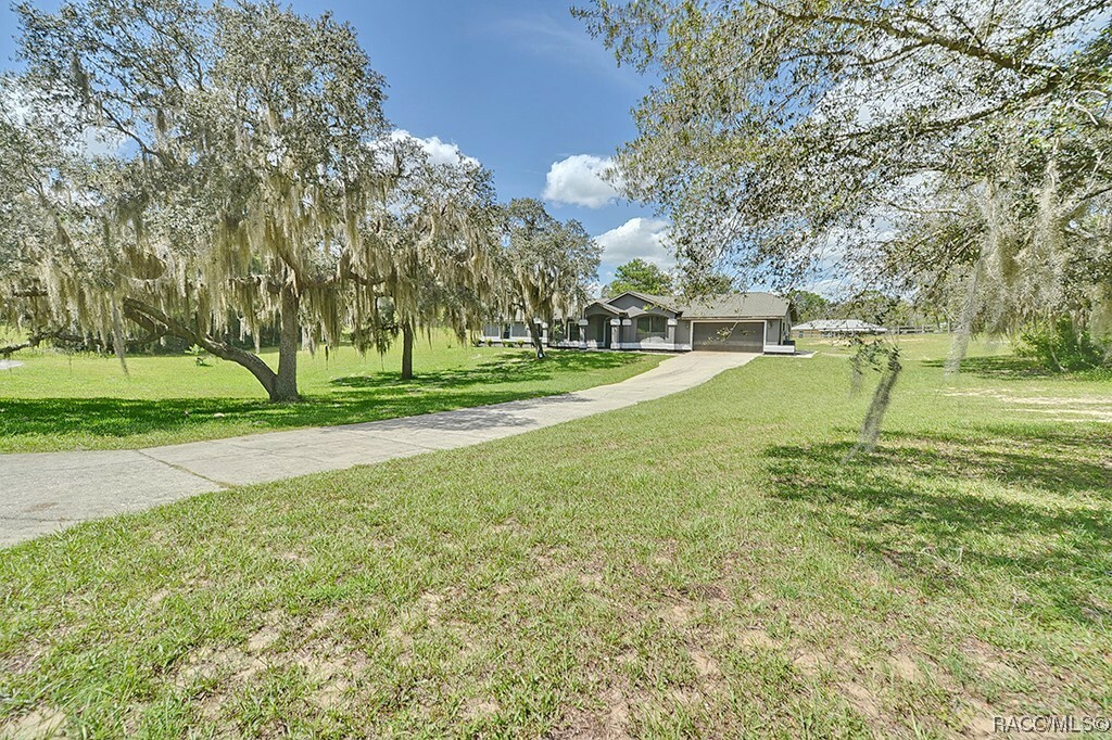 Property Photo:  1684 S Valerie Point  FL 34452 