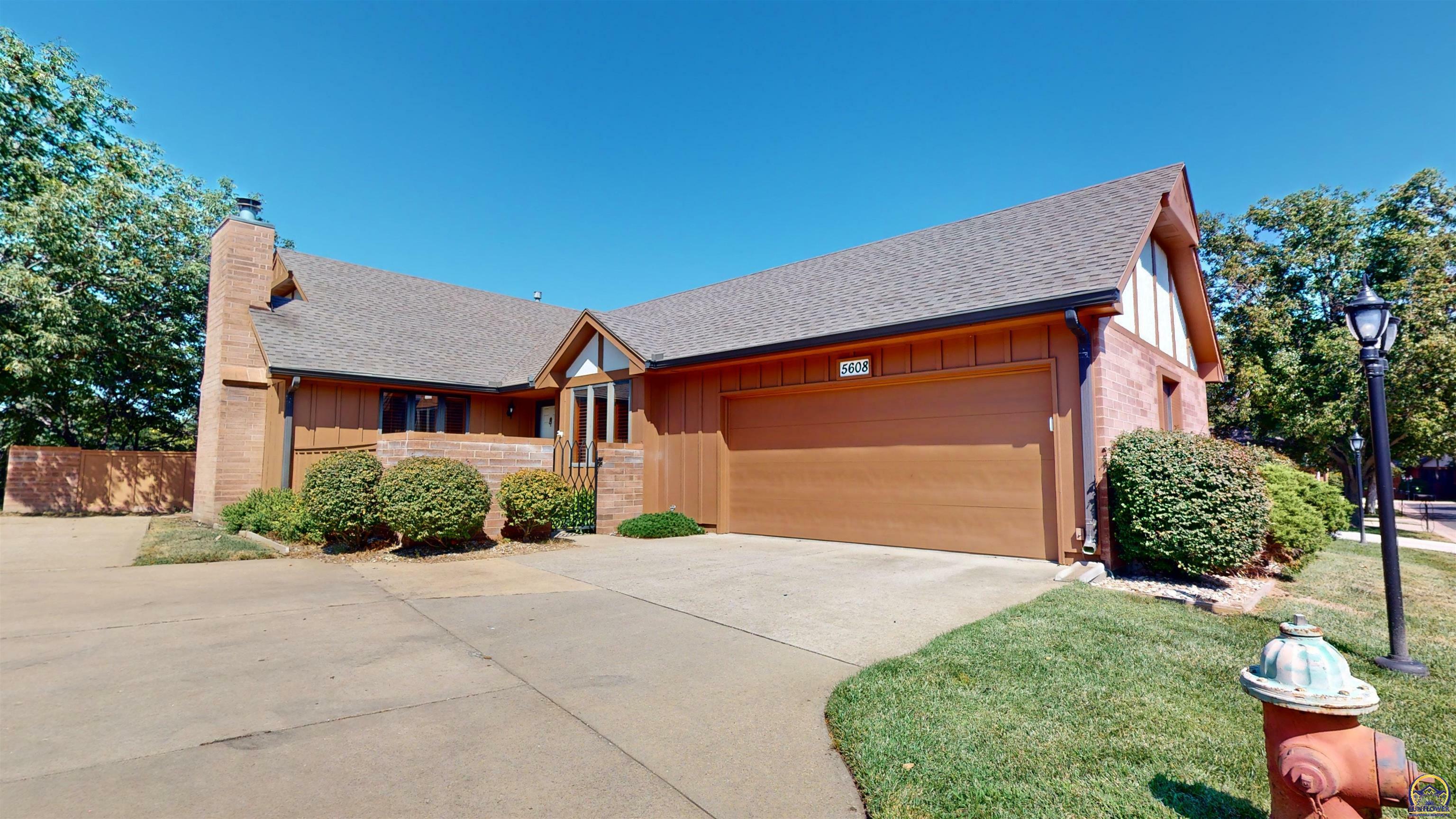 Property Photo:  5608 SW Hawick Ln  KS 66614 