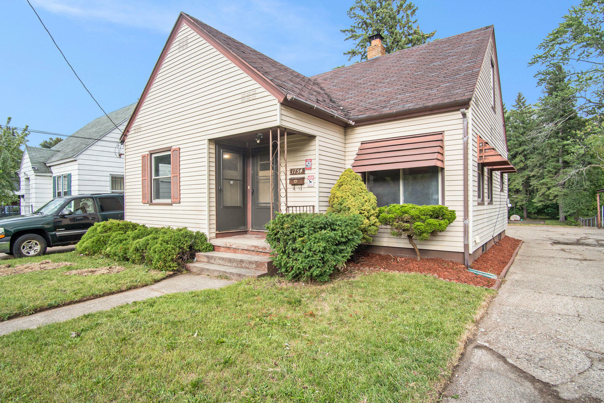 Property Photo:  1754 Hudson Street  MI 49441 