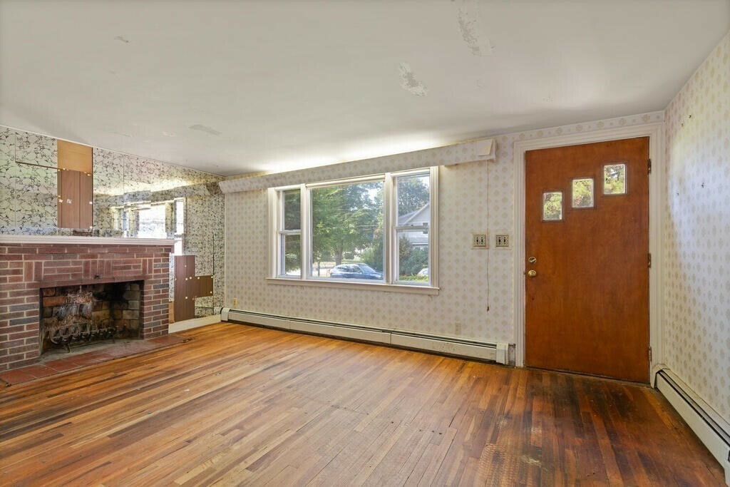 Property Photo: 14 Summer St MA 02067