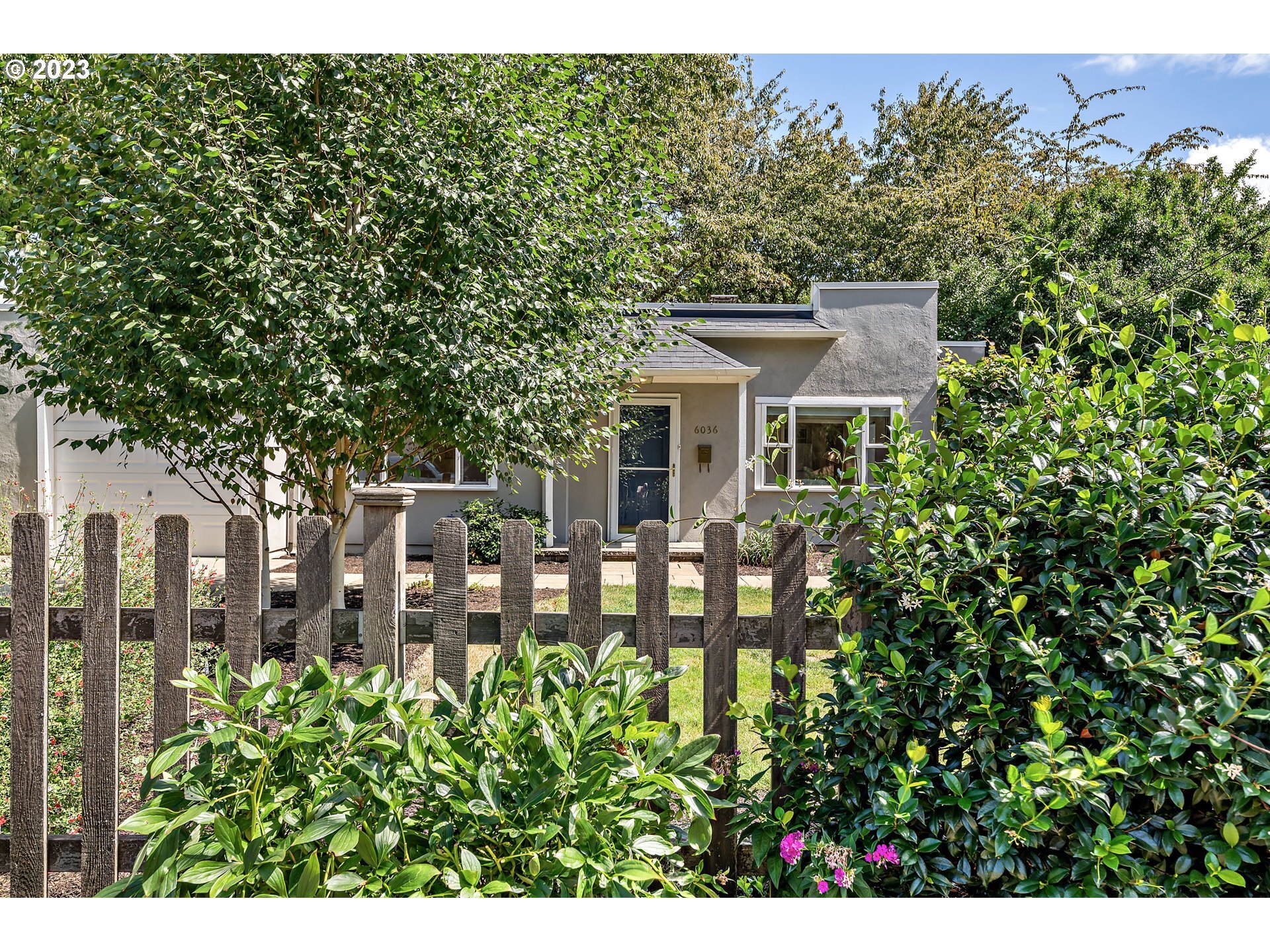 Property Photo: 6036 NE 52nd Ave OR 97218