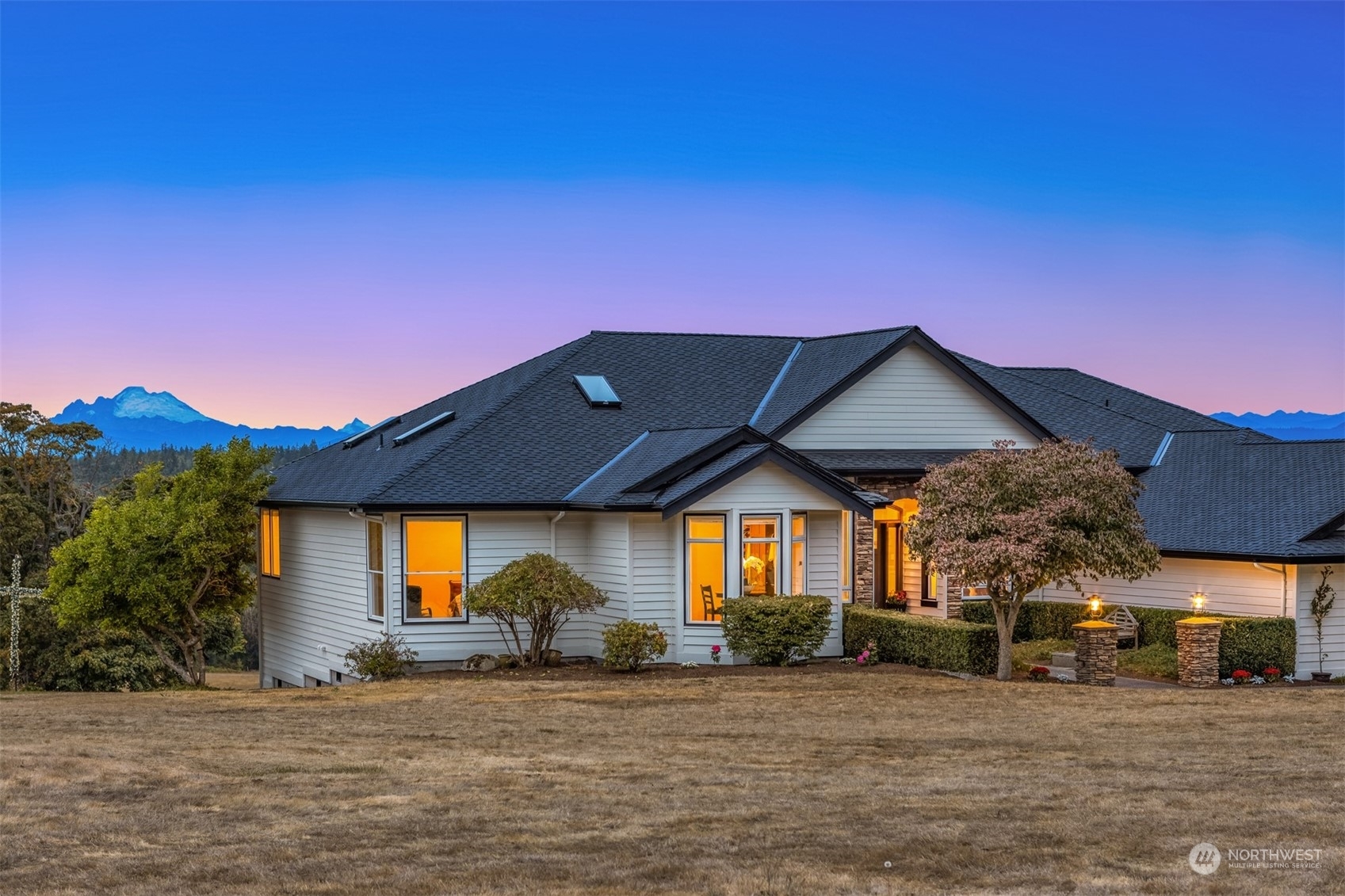 Property Photo: 221 Baker View Lane WA 98282