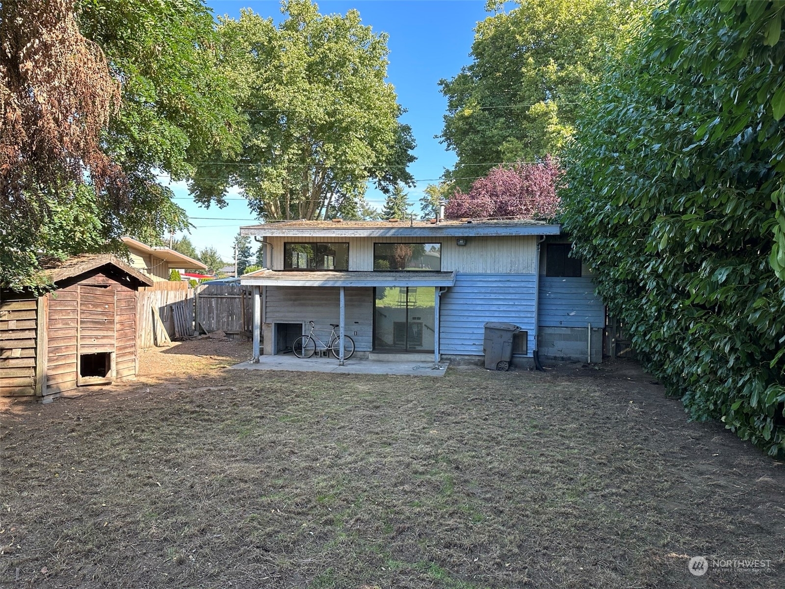 Property Photo:  2601 NE 9th Street  WA 98056 