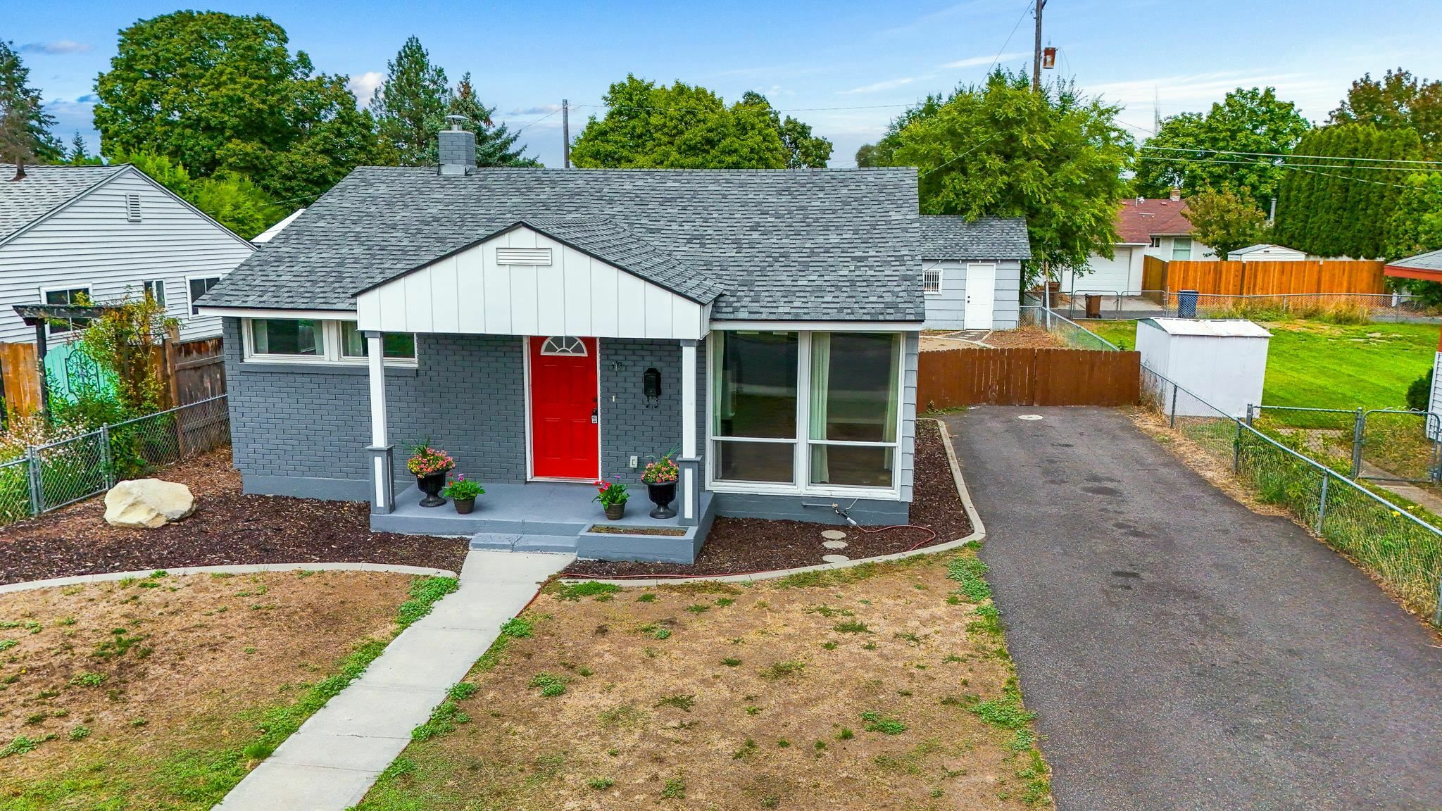 Property Photo:  318 W Longfellow Ave  WA 99205 