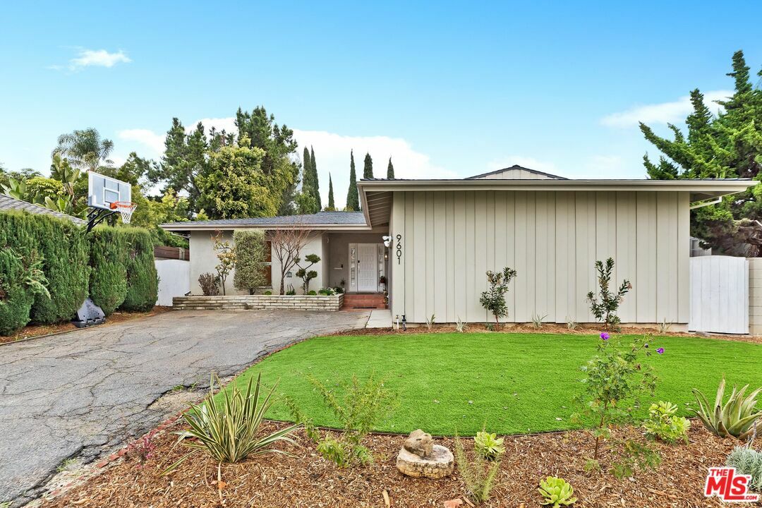 9601 Cattaraugus Ave  Los Angeles CA 90034 photo