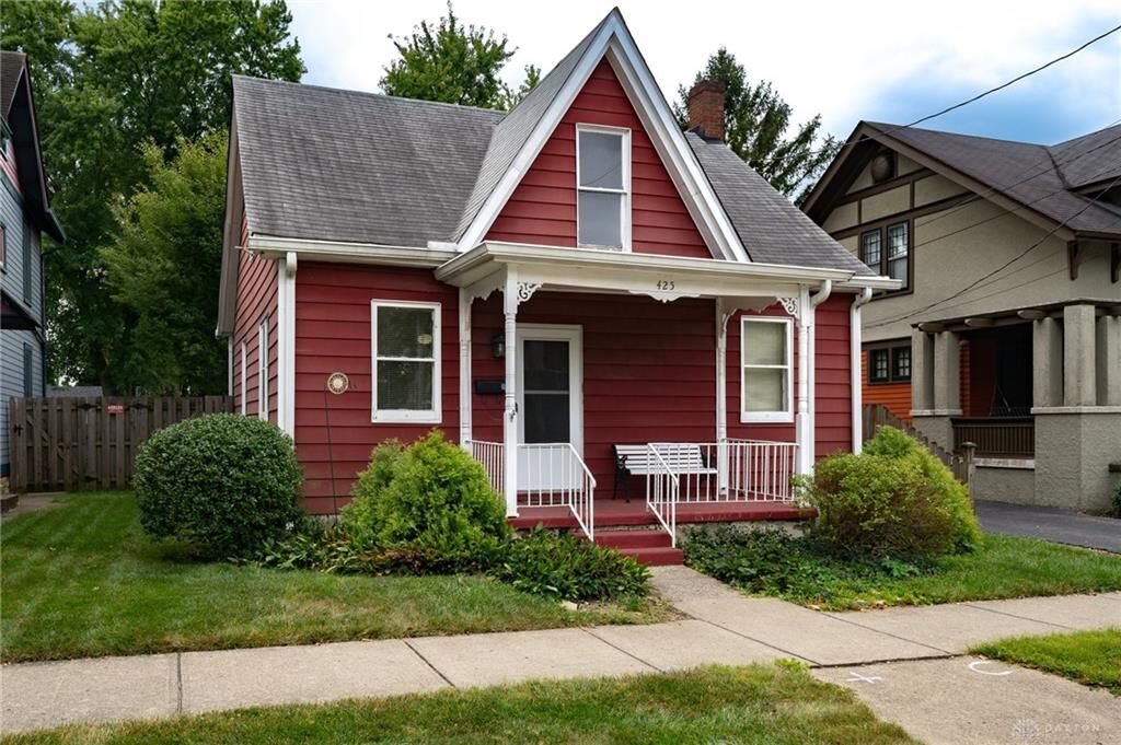 Property Photo: 425 E Silver Street OH 45036