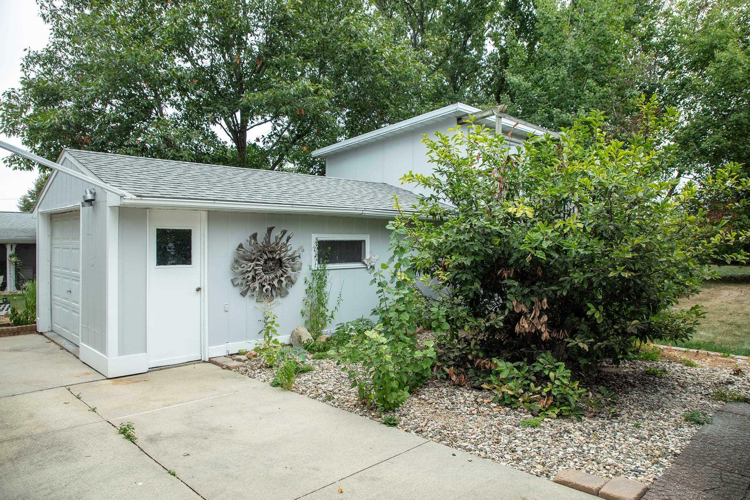 Property Photo: 301 SW 11th Street IA 50677